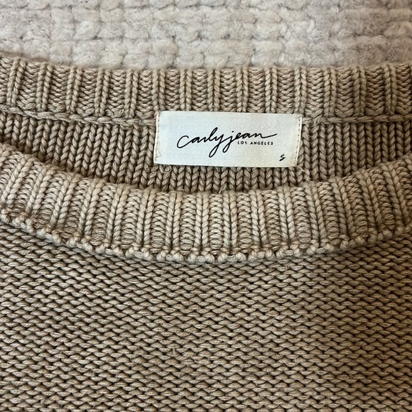 Carly Jean Los Angeles Cropped Sweater - Picture 2 of 5